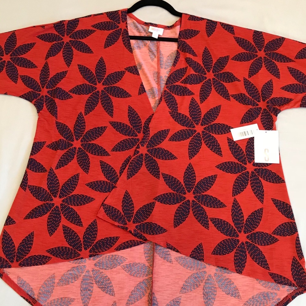💥Clearance Sale💥BNWT LuLaRoe Small Lindsay